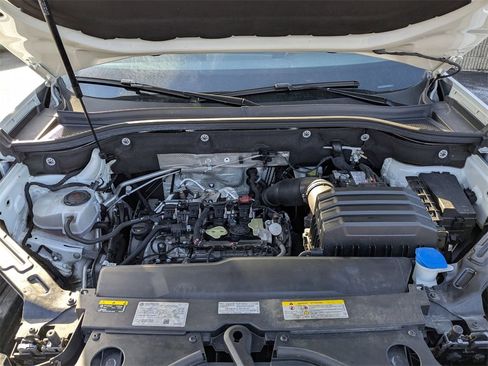 Used 2024 Volkswagen Atlas Cross Sport SE image 38