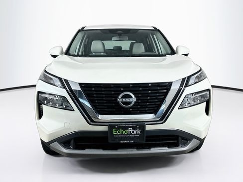 Used 2023 Nissan Rogue SV AWD/4WD image 2