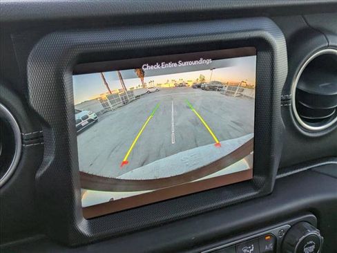 Used 2021 Jeep Wrangler Unlimited Sahara image 13