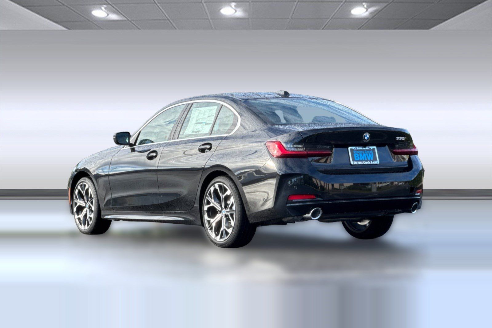 Used 2026 BMW 330i Sedan w/ Premium Package RWD image 3