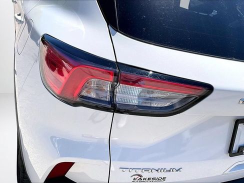 Used 2022 Ford Escape Titanium AWD/4WD image 23