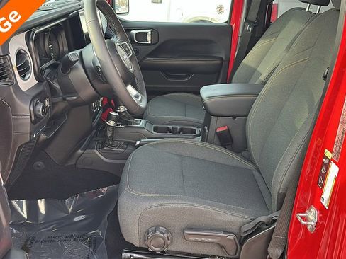 Used 2025 Jeep Wrangler Sahara 4xe image 13