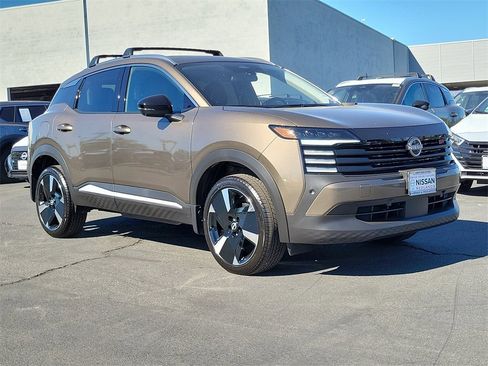 New 2026 Nissan Kicks SR w/ SR Premium Package image 14