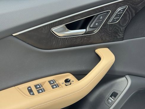 Used 2025 Audi Q8 Premium Plus image 24