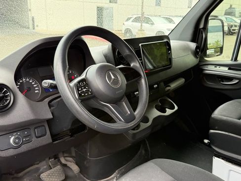 Used 2022 Mercedes-Benz Sprinter 3500 image 2