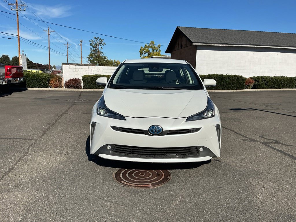 Used 2022 Toyota Prius XLE AWD/4WD image 2
