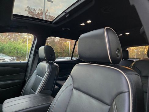 Certified 2022 Chevrolet Traverse Premier w/ Redline Edition image 26