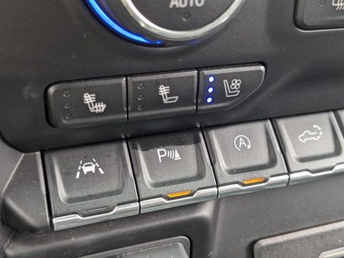 Used 2019 Chevrolet Silverado 1500 High Country w/ Technology Package AWD/4WD image 30