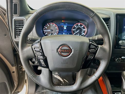 Used 2024 Nissan Frontier Pro-X image 9