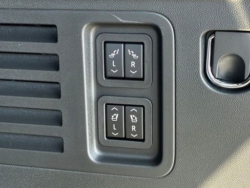 New 2026 Chevrolet Traverse RS w/ LPO, Floor Liner Package AWD/4WD image 47