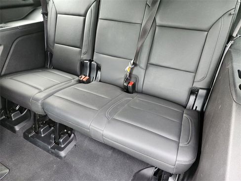 Used 2024 Chevrolet Tahoe Z71 w/ Luxury Package image 33