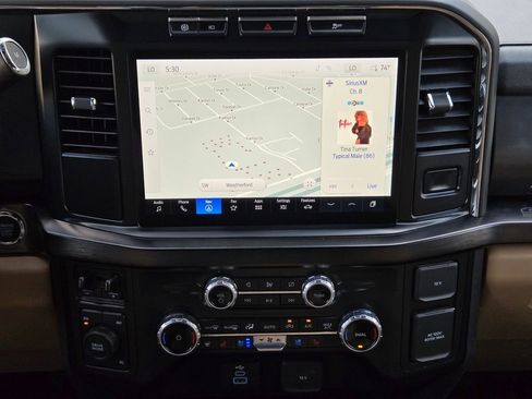 Used 2023 Ford F250 Lariat w/ Chrome Package image 17