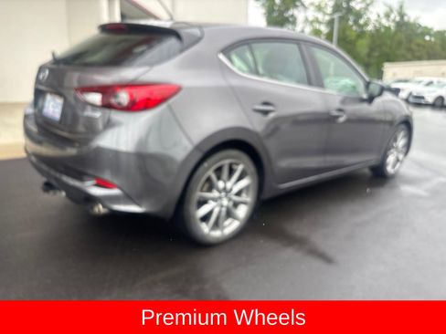 Used 2018 MAZDA MAZDA3 Touring FWD image 10