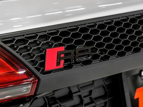Used 2020 Audi R8 V10 w/ 20" Wheel Package image 41