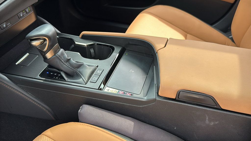 Used 2023 Lexus ES 300h w/ Premium Package FWD image 40