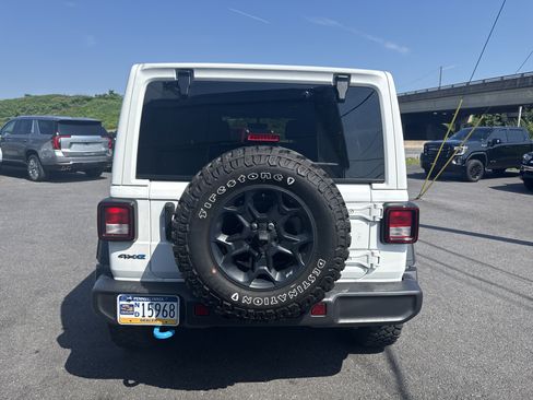 Used 2023 Jeep Wrangler Unlimited w/ Sun & Screen Package AWD/4WD image 4