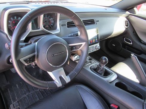 Used 2011 Chevrolet Camaro LT image 17