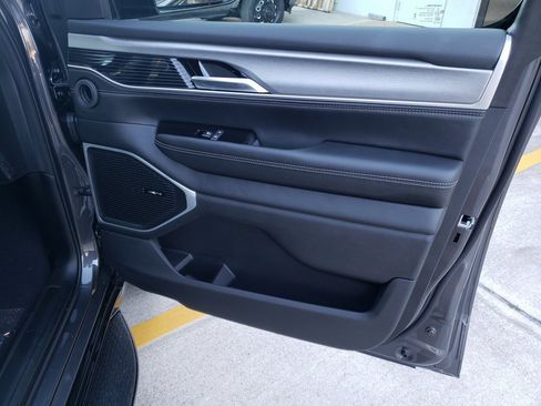 New 2025 Jeep Wagoneer Series II image 13