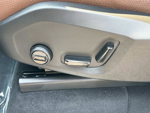 Certified 2023 Volvo XC90 T8 Plus image 18