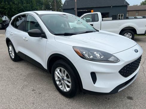 Used 2022 Ford Escape SE w/ Cold Weather Package AWD/4WD image 2