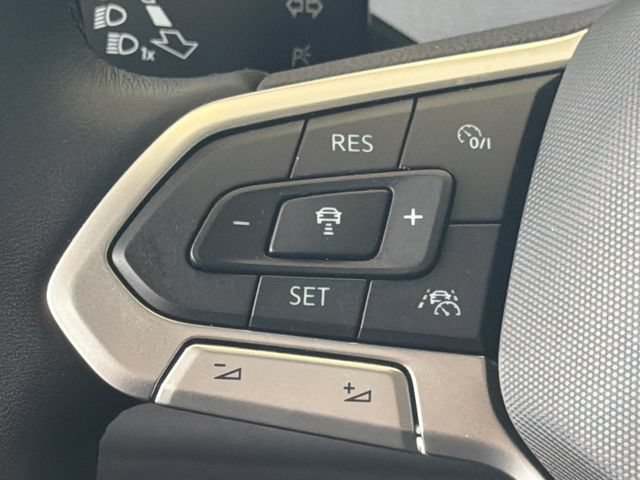 Certified 2026 Volkswagen Jetta SE FWD image 25
