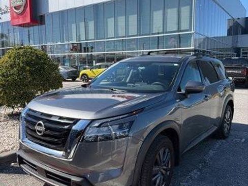 Certified 2022 Nissan Pathfinder SV image 1