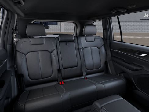New 2025 Jeep Grand Cherokee Limited image 15