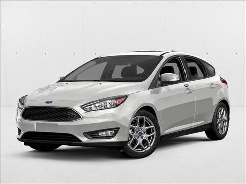 Used 2015 Ford Focus SE FWD image 1