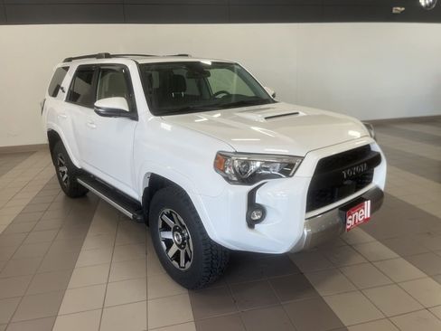 Used 2022 Toyota 4Runner TRD Off-Road Premium AWD/4WD image 7