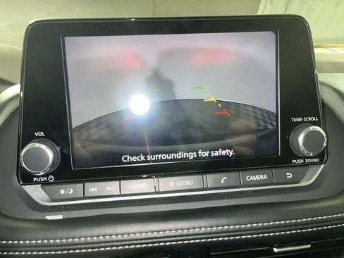 Used 2023 Nissan Rogue SV image 19