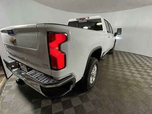 Used 2025 Chevrolet Silverado 3500 LTZ w/ LTZ Convenience Package image 6