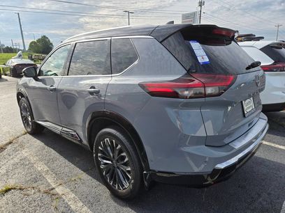 New 2026 Nissan Rogue Platinum w/ Tech Package