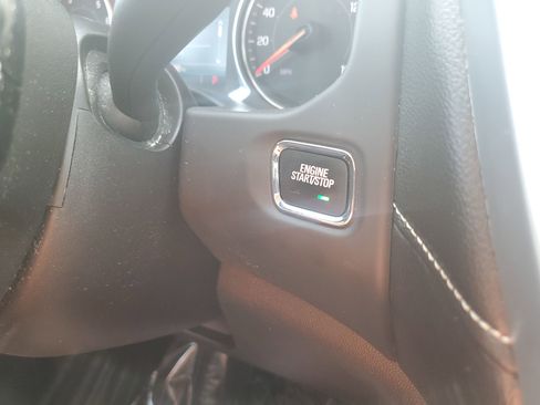 Used 2021 GMC Acadia SLE FWD image 24