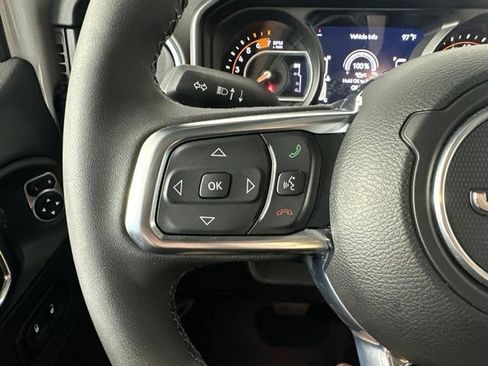 Used 2025 Jeep Wrangler Unlimited Sahara AWD/4WD image 18