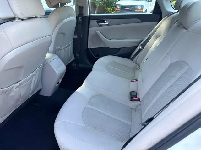 Used 2017 Hyundai Sonata SE FWD image 14