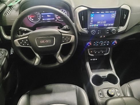 Used 2024 GMC Terrain SLT image 22