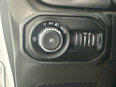 Used 2022 Jeep Wrangler Unlimited Sport w/ Xtreme Recon 35" Tire Package AWD/4WD image 8
