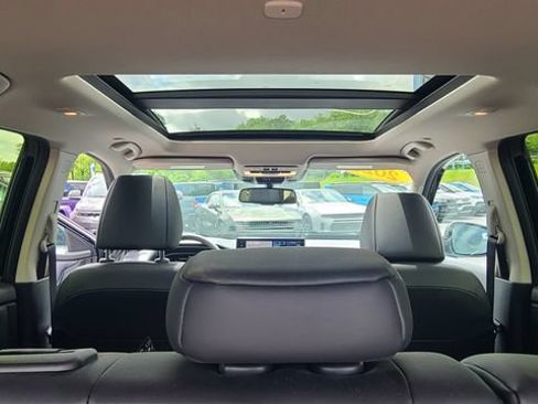Used 2025 Nissan Rogue Platinum AWD/4WD image 24