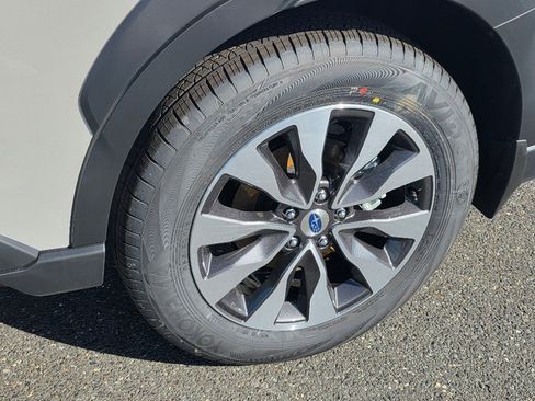 New 2025 Subaru Outback Limited image 6