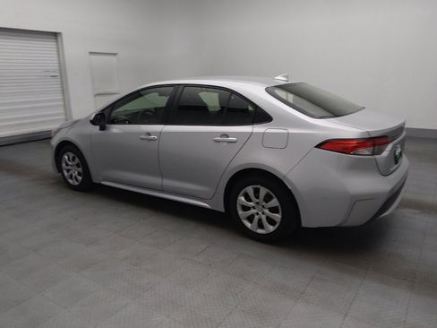 Used 2020 Toyota Corolla LE FWD image 3