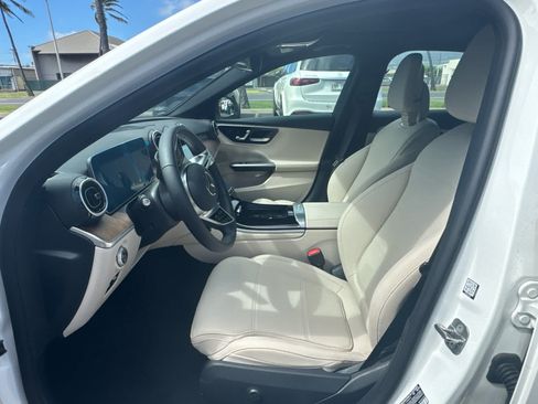 Used 2025 Mercedes-Benz C 300 Sedan image 8
