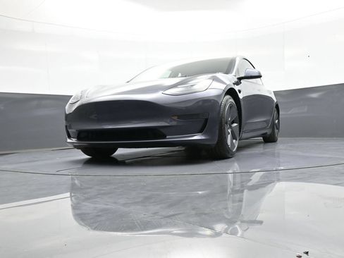 Used 2023 Tesla Model 3 Standard Range RWD image 28
