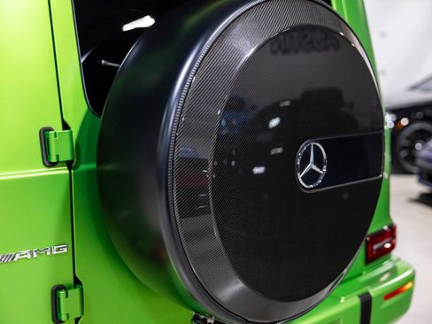 Used 2025 Mercedes-Benz G 63 AMG 4MATIC w/ AMG Carbon Fiber Package image 15
