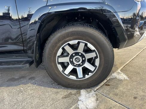 Used 2024 Toyota 4Runner TRD Off-Road Premium image 33