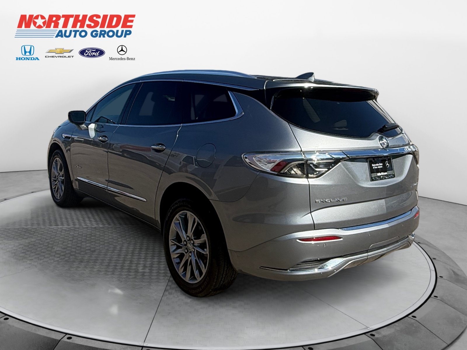 Used 2023 Buick Enclave Avenir w/ Avenir Technology Package FWD image 5
