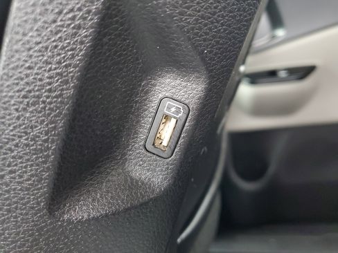 Used 2022 Kia Carnival LX image 13