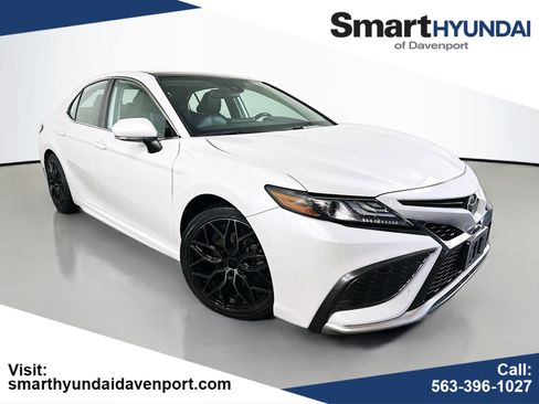 Used 2021 Toyota Camry XSE image 1
