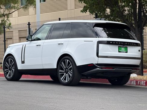 Used 2023 Land Rover Range Rover SE AWD/4WD image 4
