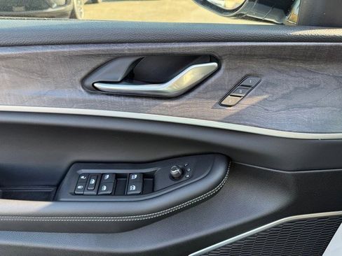 New 2025 Jeep Grand Cherokee Limited w/ Black Appearance Package image 12