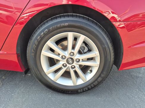 Used 2017 Hyundai Sonata SE w/ Cargo Package FWD image 11